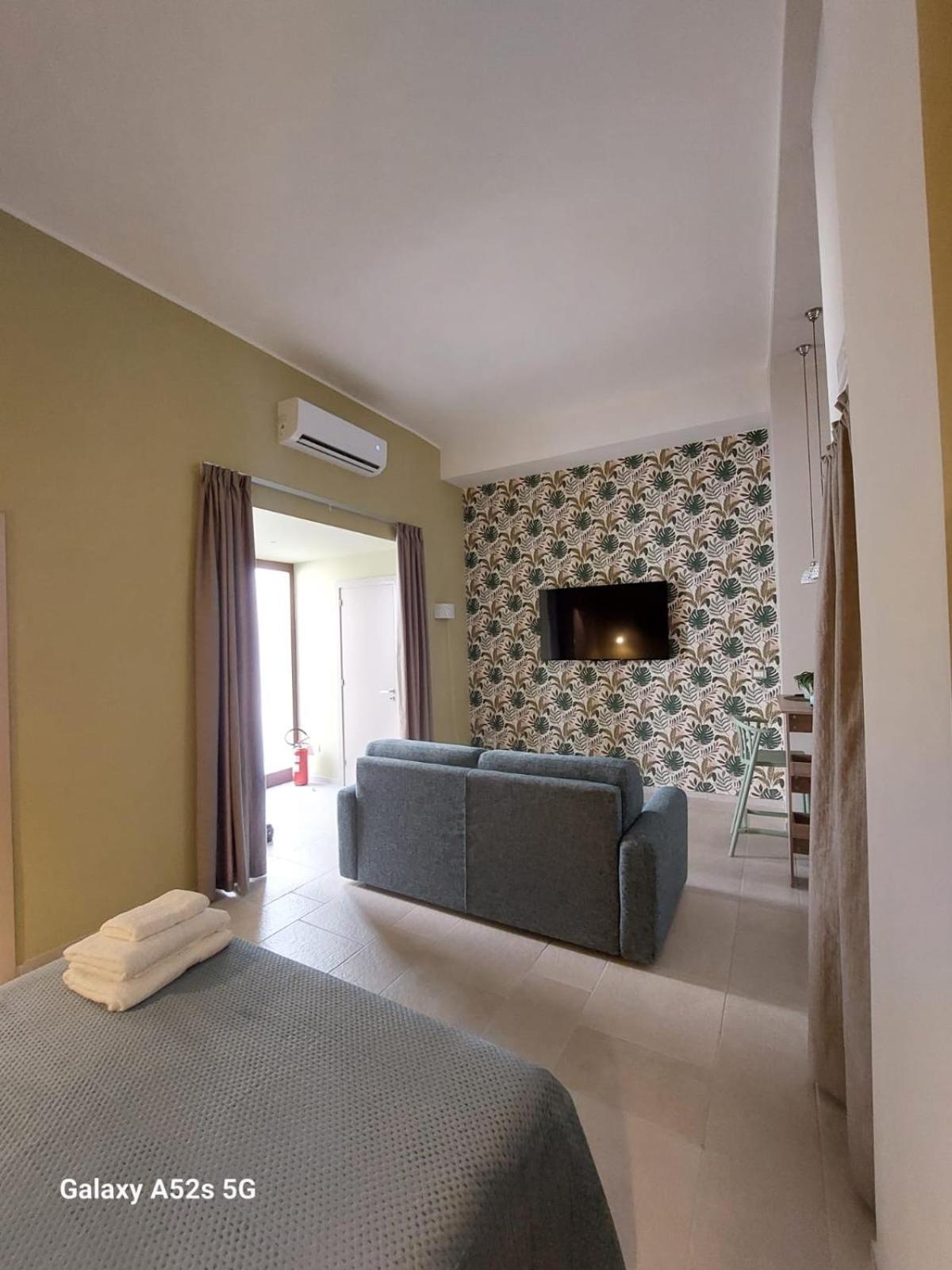 Happynesshouse_Locazione Turistica Apartment ตรานิ ภายนอก รูปภาพ