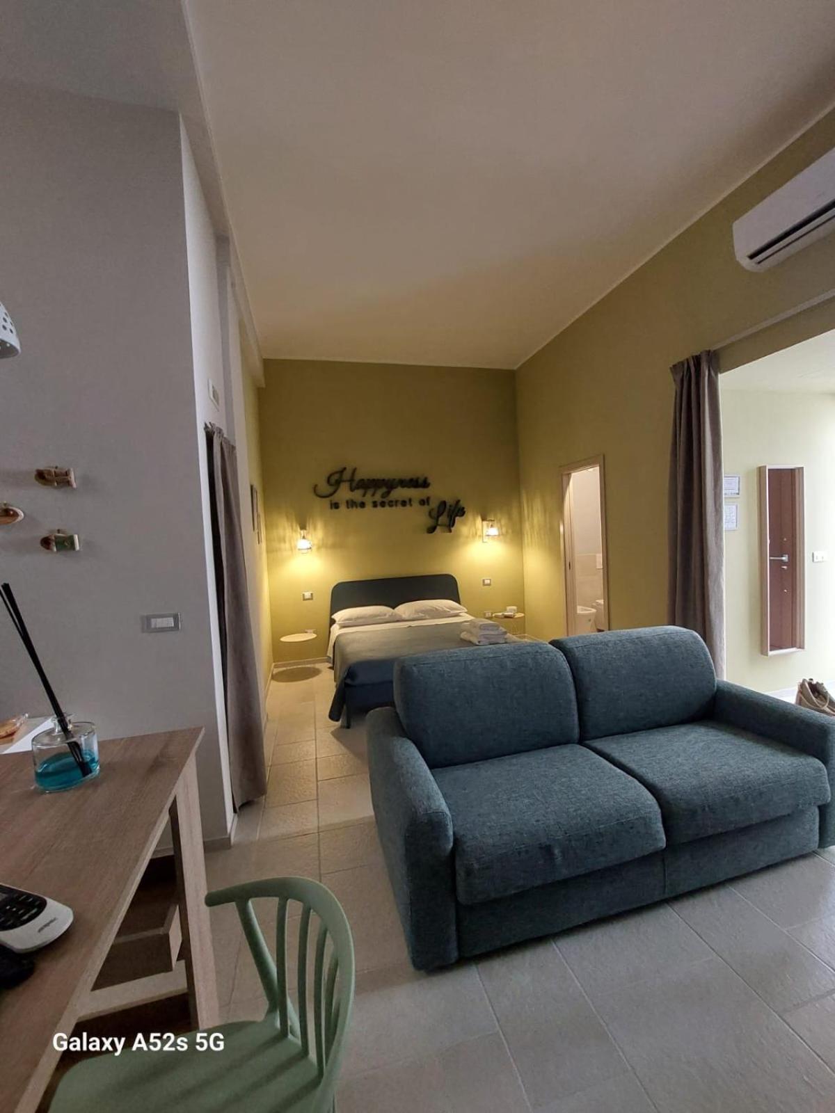 Happynesshouse_Locazione Turistica Apartment ตรานิ ภายนอก รูปภาพ