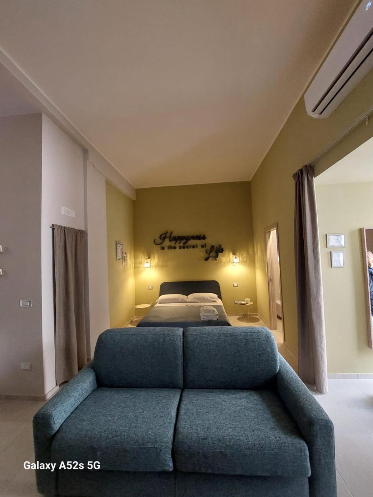 Happynesshouse_Locazione Turistica Apartment ตรานิ ภายนอก รูปภาพ