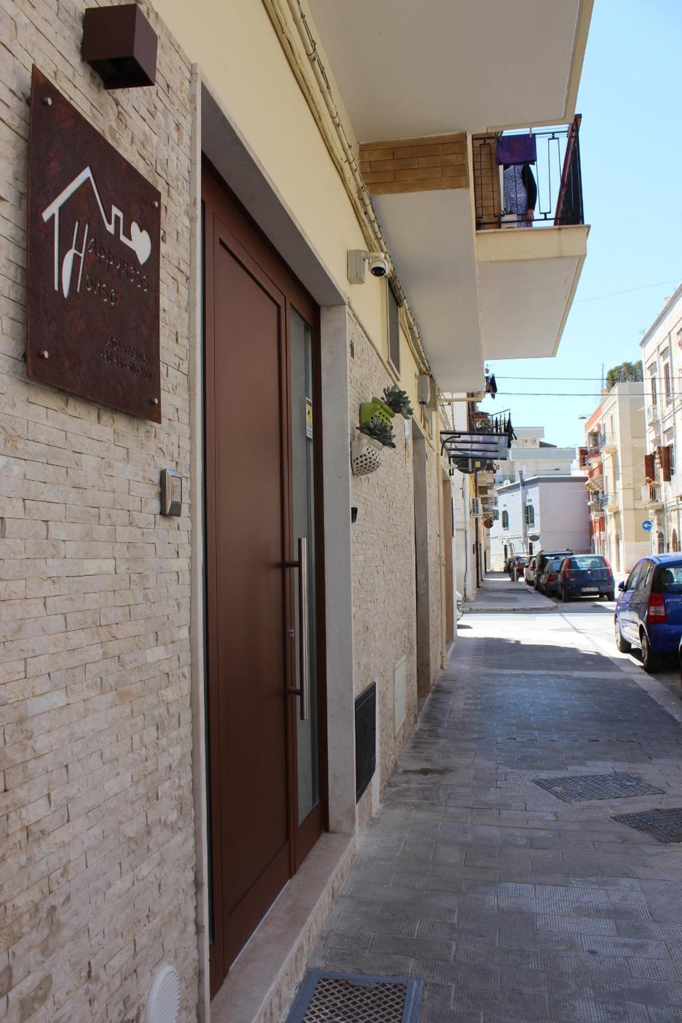 Happynesshouse_Locazione Turistica Apartment ตรานิ ภายนอก รูปภาพ
